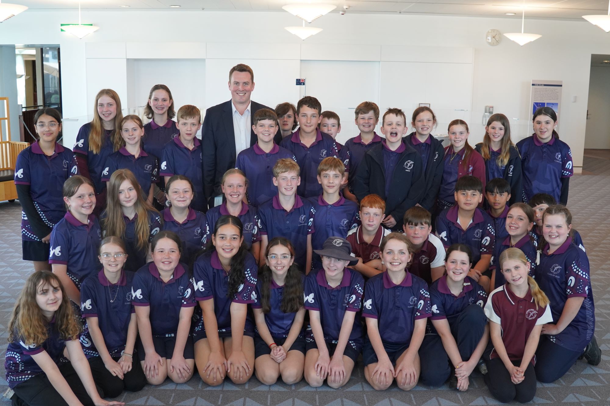 NIAGARA PARK PUBLIC SCHOOL VISITS PARLIAMENT HOUSE Main Image