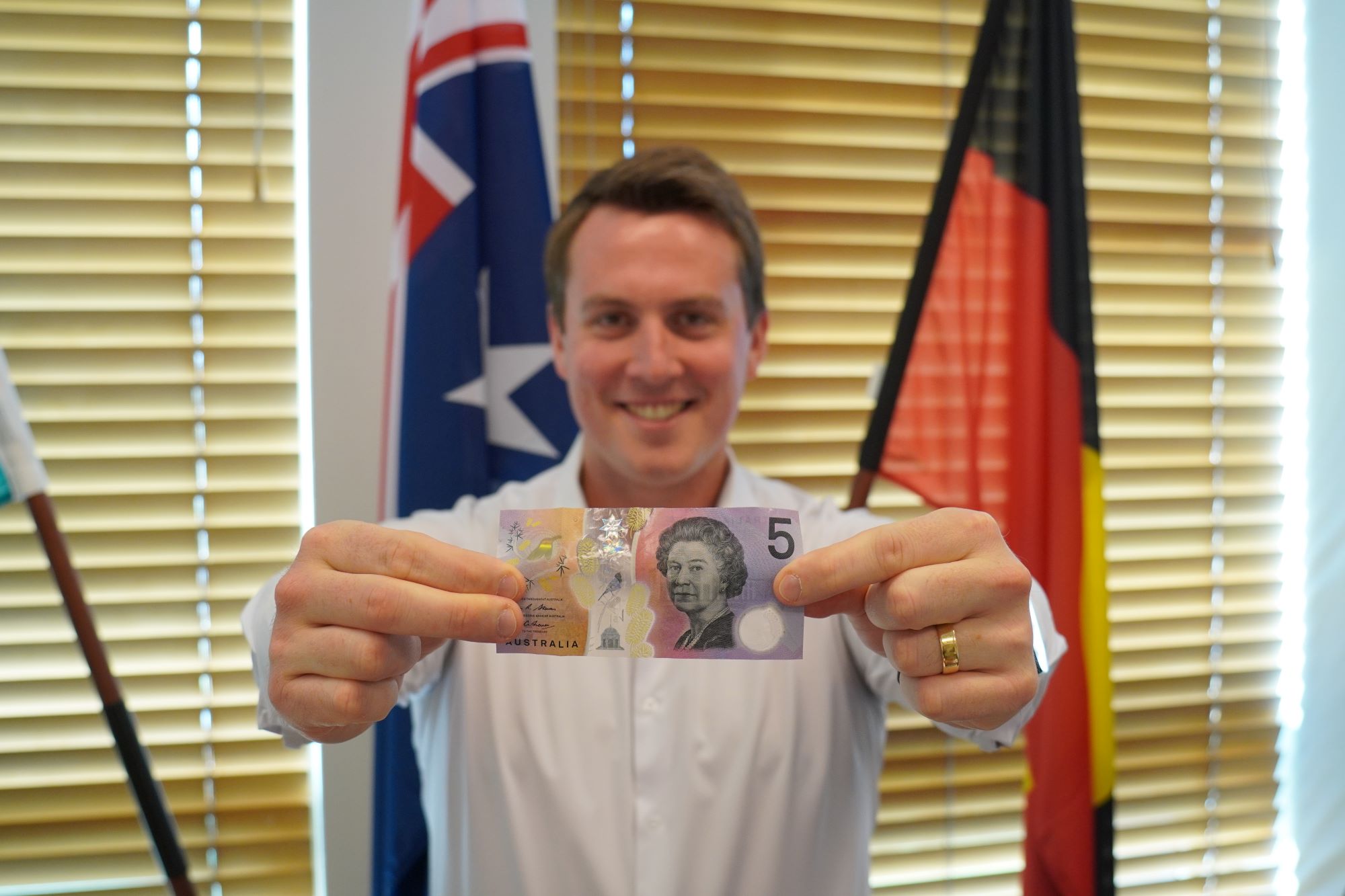 ENSURING THE FUTURE OF CASH AND NEXT STEPS IN PHASING OUT CHEQUES Main Image