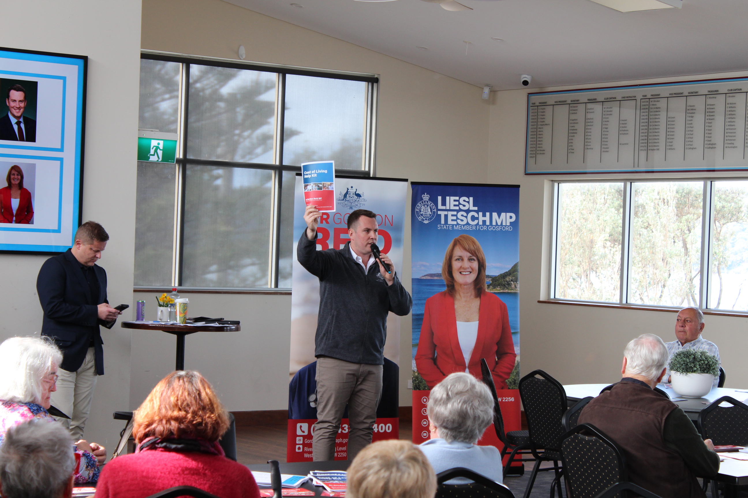 COMMUNITY FORUM WELL ATTENDED Main Image