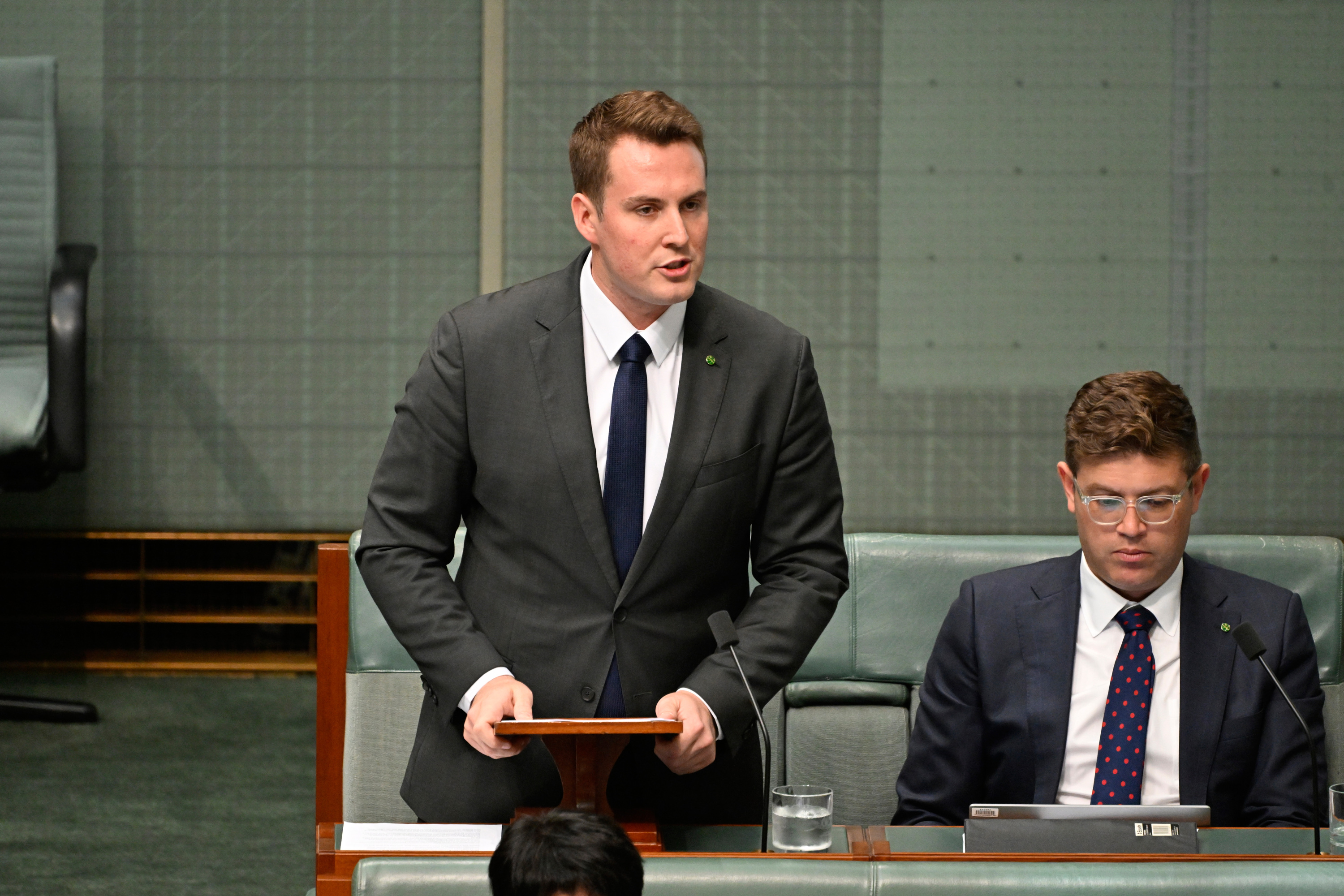 DR REID CALLS FOR ACTION ON WARDS HILL ROAD AND EMPIRE BAY DRIVE INTERSECTION IN FEDERAL PARLIAMENT Main Image